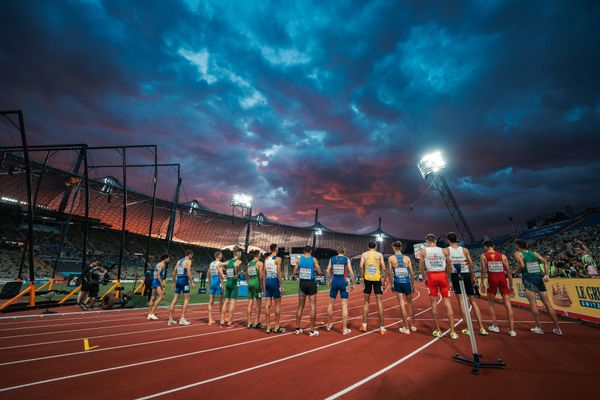 1500m Vorlauf mit Simas Bertasius (LTU), Istvan Szoegi (HUN), Azeddine Habz (FRA), Yervand Mkrtchyan (ARM), Ferdinand Kvan Edman (NOR), Christoph Kessler (GER), Matthew Stonier (GBR), Michal Rozmys (POL), Ruben Verheyden (BEL) am 15.08.2022 bei den Leichtathletik-Europameisterschaften in Muenchen