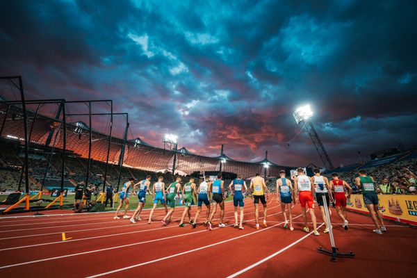 1500m Vorlauf mit Simas Bertasius (LTU), Istvan Szoegi (HUN), Azeddine Habz (FRA), Yervand Mkrtchyan (ARM), Ferdinand Kvan Edman (NOR), Christoph Kessler (GER), Matthew Stonier (GBR), Michal Rozmys (POL), Ruben Verheyden (BEL) am 15.08.2022 bei den Leichtathletik-Europameisterschaften in Muenchen