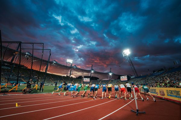 1500m Vorlauf mit Simas Bertasius (LTU), Istvan Szoegi (HUN), Azeddine Habz (FRA), Yervand Mkrtchyan (ARM), Ferdinand Kvan Edman (NOR), Christoph Kessler (GER), Matthew Stonier (GBR), Michal Rozmys (POL), Ruben Verheyden (BEL) am 15.08.2022 bei den Leichtathletik-Europameisterschaften in Muenchen