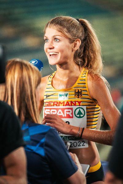 Konstanze Klosterhalfen (GER) im Interview am 15.08.2022 bei den Leichtathletik-Europameisterschaften in Muenchen