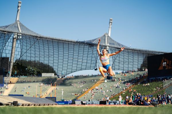 Maryna Bekh-Romanchuk (UKR) im Weitsprung am 16.08.2022 bei den Leichtathletik-Europameisterschaften in Muenchen