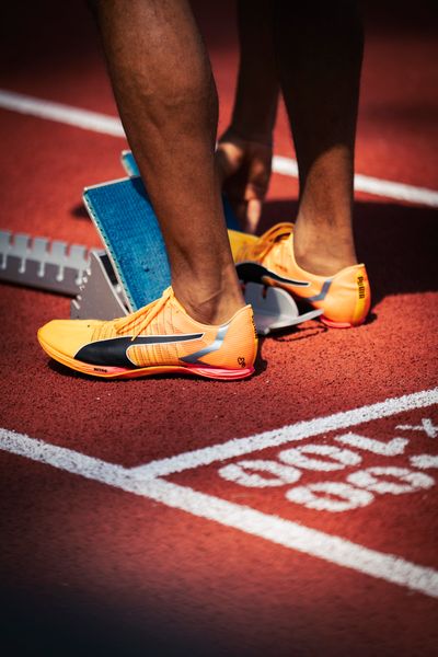 Schuhe von Patrick Schneider (GER) im 400m Halbfinale am 16.08.2022 bei den Leichtathletik-Europameisterschaften in Muenchen