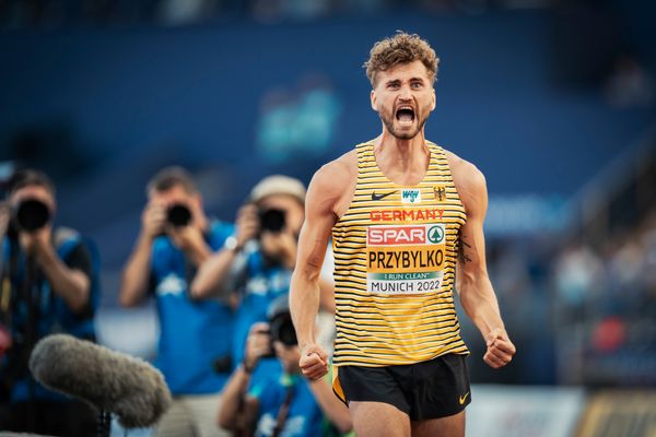 Mateusz Przybylko (GER) im Hochsprung am 16.08.2022 bei den Leichtathletik-Europameisterschaften in Muenchen