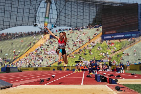 Gizem Akgoez (TUR) im Dreisprung am 17.08.2022 bei den Leichtathletik-Europameisterschaften in Muenchen