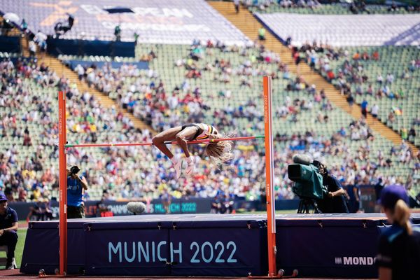 Nafissatou Thiam (BEL) beim Hochsprung am 17.08.2022 bei den Leichtathletik-Europameisterschaften in Muenchen