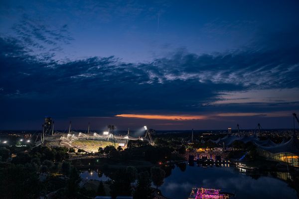 Der Olympiapark mit Blick auf das Olympiastadion am 17.08.2022 bei den Leichtathletik-Europameisterschaften in Muenchen