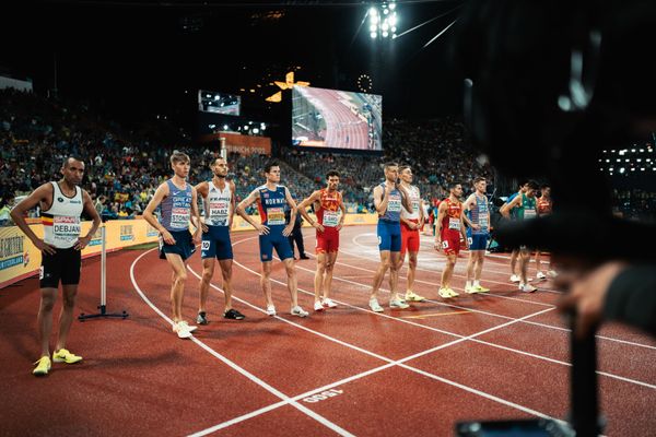 1500m Finale mit Ismael Debjani (BEL), Matthew Stonier (GBR), Azeddine Habz (FRA), Jakob Ingebrigtsen (NOR), Gonzalo Garcia (ESP), Neil Gourley (GBR) am 18.08.2022 bei den Leichtathletik-Europameisterschaften in Muenchen