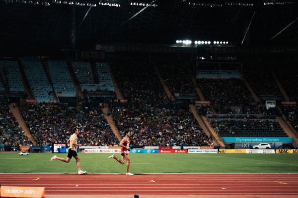 Victor Ruiz (ESP) vor Niklas Buchholz (GER) am 19.08.2022 bei den Leichtathletik-Europameisterschaften in Muenchen