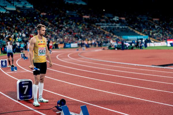 Marvin Schlegel (GER) als Startlaeufer der 4x400m Staffel am 20.08.2022 bei den Leichtathletik-Europameisterschaften in Muenchen