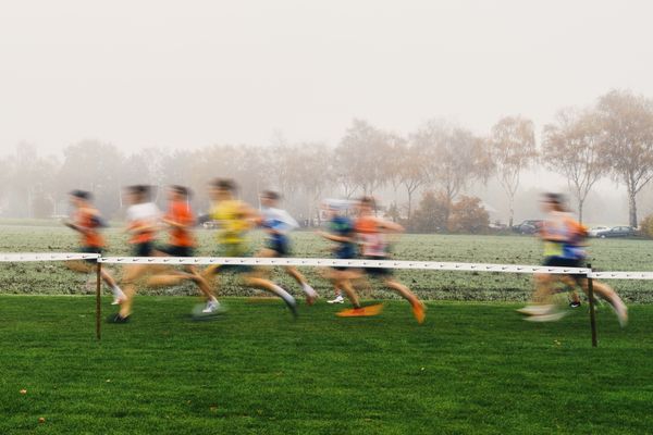 Impressionen am 26.11.2022  waehrend den deutschen Crosslauf-Meisterschaften auf Sportanlage an der Ringstrasse in Loeningen