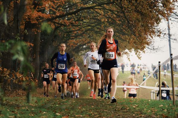 Ann-Christin Opitz (NI/ SC Melle 03) am 26.11.2022  waehrend den deutschen Crosslauf-Meisterschaften auf Sportanlage an der Ringstrasse in Loeningen