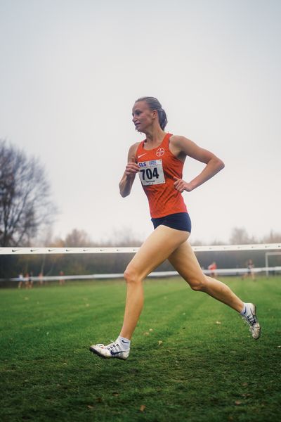 Berit Scheid (NO/ TSV Bayer o4 Leverkusen)am 26.11.2022  waehrend den deutschen Crosslauf-Meisterschaften auf Sportanlage an der Ringstrasse in Loeningen