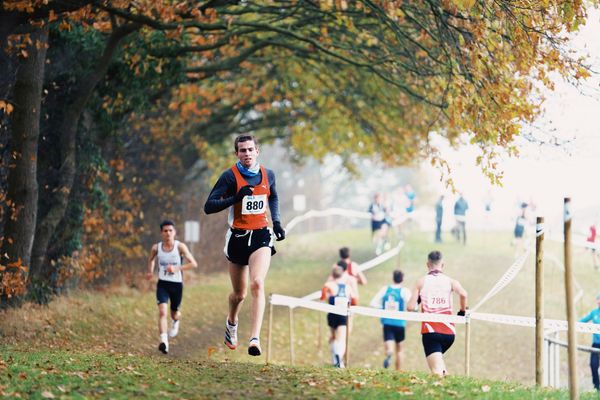 Marco Sietmann (WE/ LG Brillux Muenster) am 26.11.2022  waehrend den deutschen Crosslauf-Meisterschaften auf Sportanlage an der Ringstrasse in Loeningen