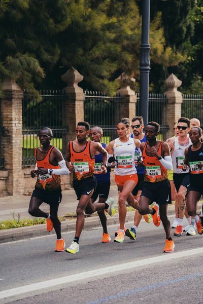 Letesenbet Gidey (ETH) bei ihrem Marathon-Debuet am 04.12.2022 beim 42th Valencia Marathon Trinidad Alfonso 2022