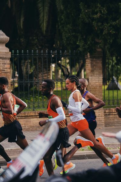 Letesenbet Gidey (ETH) bei ihrem Marathon-Debuet am 04.12.2022 beim 42th Valencia Marathon Trinidad Alfonso 2022