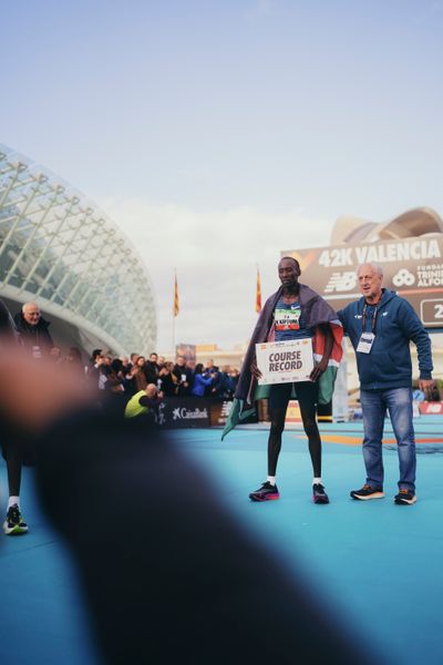 Kelvin Kiptum (KEN) am 04.12.2022 beim 42th Valencia Marathon Trinidad Alfonso 2022