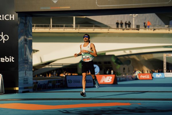 Nicolas Navarro (FRA) am 04.12.2022 beim 42th Valencia Marathon Trinidad Alfonso 2022