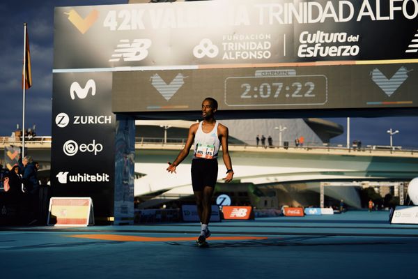 Tariku Novales (ESP) am 04.12.2022 beim 42th Valencia Marathon Trinidad Alfonso 2022