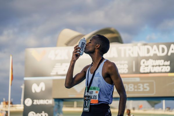 Tariku Novales (ESP) am 04.12.2022 beim 42th Valencia Marathon Trinidad Alfonso 2022