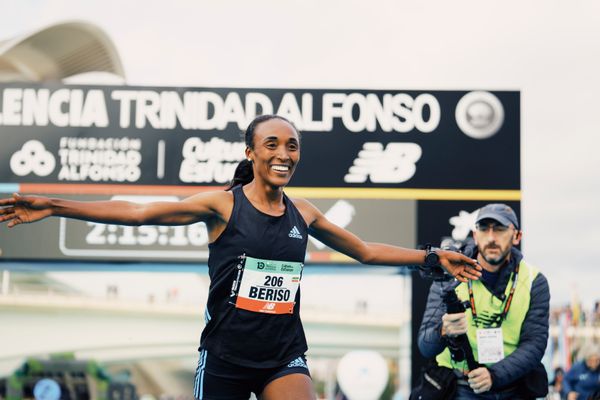 Siegerin der Frauen Amane Beriso Shankule (ETH) am 04.12.2022 beim 42th Valencia Marathon Trinidad Alfonso 2022