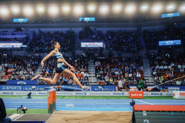 Milica Gardasevic (SRB) beim Weitsprung am 29.01.2023 beim ISTAF Indoor im PSD Bank Dome in Duesseldorf