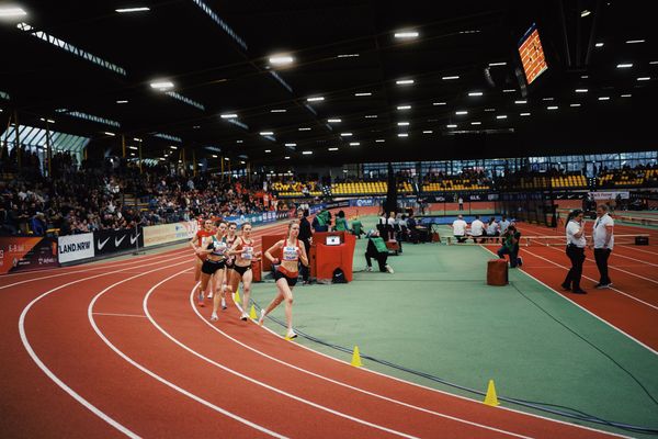 Marie Proepsting (VfL Eintracht Hannover) im 1500m Halbfinale bei den Deutschen Leichtathletik-Hallenmeisterschaften am 18.02.2023 in der Helmut-Koernig-Halle in Dortmund