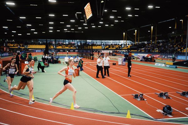 Marie Proepsting (VfL Eintracht Hannover) im 1500m Halbfinale bei den Deutschen Leichtathletik-Hallenmeisterschaften am 18.02.2023 in der Helmut-Koernig-Halle in Dortmund