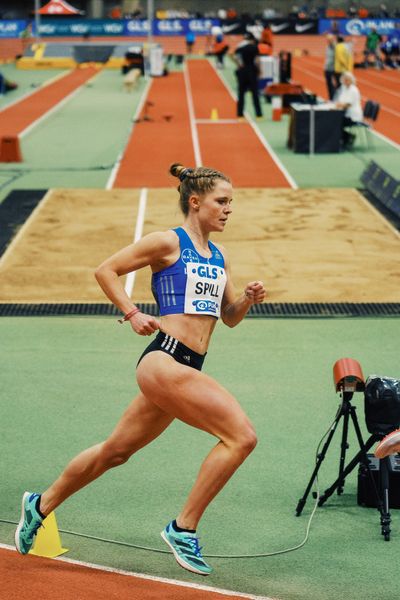 Tanja Spill (LAV Bayer Uerdingen/ Dorm.) bei den Deutschen Leichtathletik-Hallenmeisterschaften am 18.02.2023 in der Helmut-Koernig-Halle in Dortmund