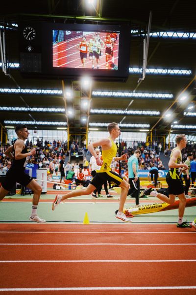 Luis Oberbeck (LG Goettingen) im 800m Halbfinale bei den Deutschen Leichtathletik-Hallenmeisterschaften am 18.02.2023 in der Helmut-Koernig-Halle in Dortmund