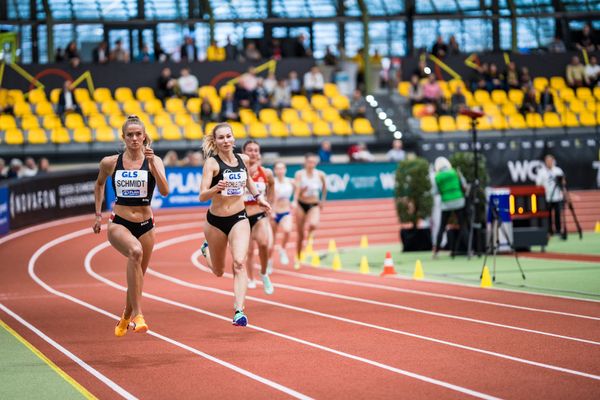 Alica Schmidt (SCC Berlin), Elisa Lechleitner (LAZ Ludwigsburg) bei den Deutschen Leichtathletik-Hallenmeisterschaften am 18.02.2023 in der Helmut-Koernig-Halle in Dortmund