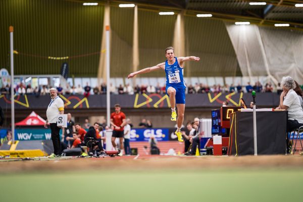 Max Hess (LAC Erdgas Chemnitz) bei den Deutschen Leichtathletik-Hallenmeisterschaften am 18.02.2023 in der Helmut-Koernig-Halle in Dortmund