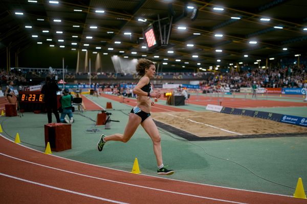 Alina Reh (SCC Berlin) bei den Deutschen Leichtathletik-Hallenmeisterschaften am 18.02.2023 in der Helmut-Koernig-Halle in Dortmund