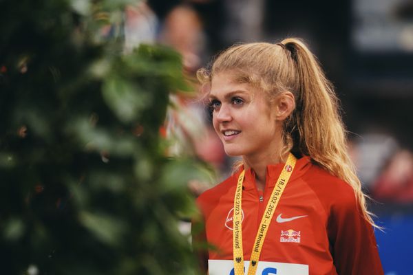 Konstanze Klosterhalfen (TSV Bayer 04 Leverkusen) bei den Deutschen Leichtathletik-Hallenmeisterschaften am 18.02.2023 in der Helmut-Koernig-Halle in Dortmund