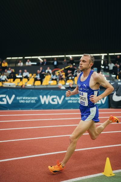 Nils Voigt (TV Wattenscheid 01) bei den Deutschen Leichtathletik-Hallenmeisterschaften am 18.02.2023 in der Helmut-Koernig-Halle in Dortmund