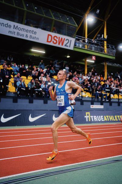 Nils Voigt (TV Wattenscheid 01) bei den Deutschen Leichtathletik-Hallenmeisterschaften am 18.02.2023 in der Helmut-Koernig-Halle in Dortmund