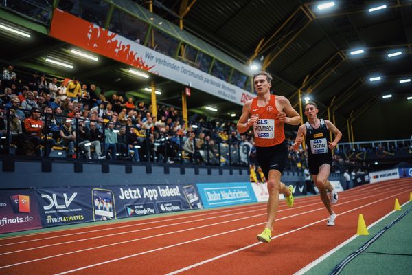 Till Grommisch (TSV Bayer 04 Leverkusen) ueber 3000m bei den Deutschen Leichtathletik-Hallenmeisterschaften am 18.02.2023 in der Helmut-Koernig-Halle in Dortmund