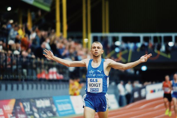 Nils Voigt (TV Wattenscheid 01) bei den Deutschen Leichtathletik-Hallenmeisterschaften am 18.02.2023 in der Helmut-Koernig-Halle in Dortmund