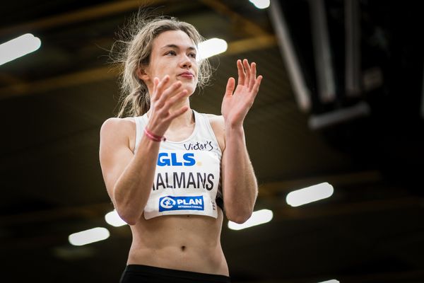 Lea Halmans (SV GO! Saar 05) bei den Deutschen Leichtathletik-Hallenmeisterschaften am 19.02.2023 in der Helmut-Koernig-Halle in Dortmund