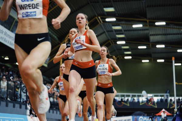 Marie Proepsting (VfL Eintracht Hannover) vor Jana Schluesche (VfL Eintracht Hannover) bei den Deutschen Leichtathletik-Hallenmeisterschaften am 19.02.2023 in der Helmut-Koernig-Halle in Dortmund