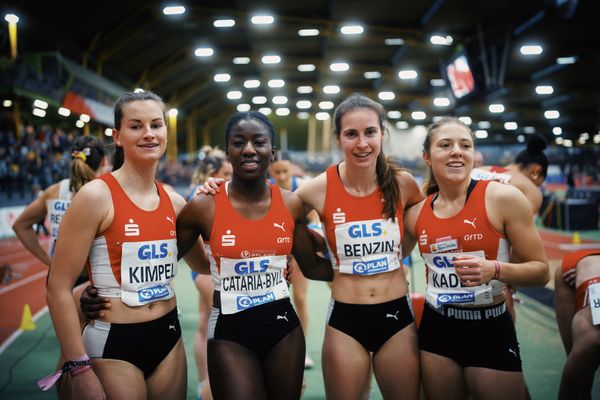 Lea Kimpel (LG Olympia Dortmund), Brenda Byll Cataria (LG Olympia Dortmund), Sophie Lea Benzin (LG Olympia Dortmund), Lilly Kaden (LG Olympia Dortmund) bei den Deutschen Leichtathletik-Hallenmeisterschaften am 19.02.2023 in der Helmut-Koernig-Halle in Dortmund