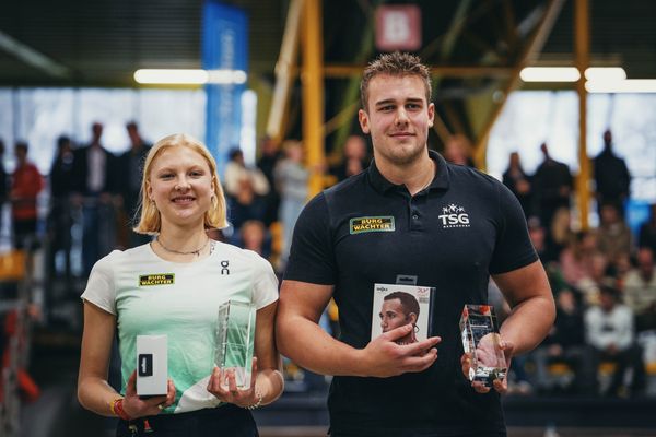 Jolanda Kallabis (FT 1844 Freiburg) und Mika Sosna (TSG Bergedorf) bei den Deutschen Leichtathletik-Hallenmeisterschaften am 19.02.2023 in der Helmut-Koernig-Halle in Dortmund