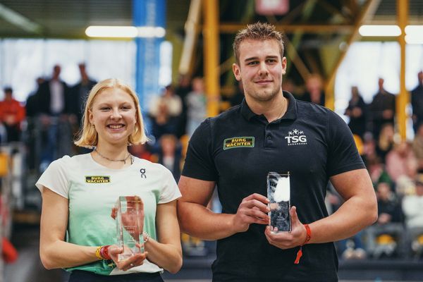 Jolanda Kallabis (FT 1844 Freiburg) und Mika Sosna (TSG Bergedorf) bei den Deutschen Leichtathletik-Hallenmeisterschaften am 19.02.2023 in der Helmut-Koernig-Halle in Dortmund