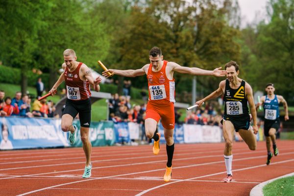 Manuel Sanders (LG Olympia Dortmund), Marc Koch (LG Nord Berlin), Arne Leppelsack (TSV Graefelfing) am 29.04.2023 bei den deutschen Meisterschaften Langstaffel in Bietigheim-Bissingen