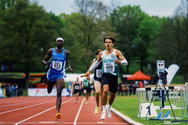 Okai Charles (StG Koenigstein-Gross-Gerau), Niclas Jan Kaluza (Eintracht Hildesheim) am 29.04.2023 bei den deutschen Meisterschaften Langstaffel in Bietigheim-Bissingen