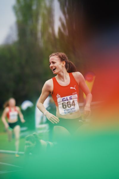 Lotta Reckert (LG Olympia Dortmund) am 29.04.2023 bei den deutschen Meisterschaften Langstaffel in Bietigheim-Bissingen