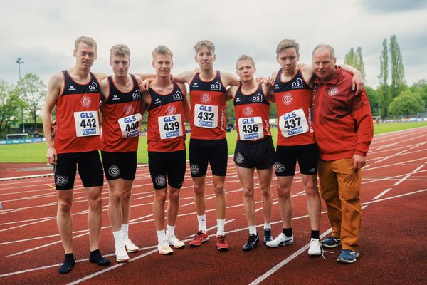 Erik Siemer (LG Osnabrueck), Andre Rohling (LG Osnabrueck), Mika Pikutzki (LG Osnabrueck), Immo Badtke (LG Osnabrueck), Nils Huhtakangas (LG Osnabrueck), Henning Jeschke (LG Osnabrueck) und Anton Siemer (LG Osnabrueck) am 29.04.2023 bei den deutschen Meisterschaften Langstaffel in Bietigheim-Bissingen