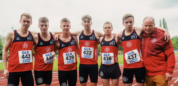 Erik Siemer (LG Osnabrueck), Andre Rohling (LG Osnabrueck), Mika Pikutzki (LG Osnabrueck), Immo Badtke (LG Osnabrueck), Nils Huhtakangas (LG Osnabrueck), Henning Jeschke (LG Osnabrueck) und Anton Siemer (LG Osnabrueck) am 29.04.2023 bei den deutschen Meisterschaften Langstaffel in Bietigheim-Bissingen