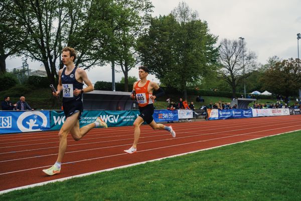 Robin Schilff (SCC Berlin) und Justin Lukas (LG Brillux Muenster) am 29.04.2023 bei den deutschen Meisterschaften Langstaffel in Bietigheim-Bissingen