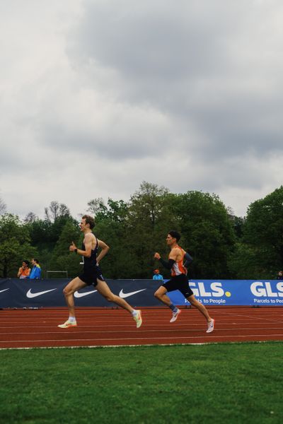 Robin Schilff (SCC Berlin) und Justin Lukas (LG Brillux Muenster) am 29.04.2023 bei den deutschen Meisterschaften Langstaffel in Bietigheim-Bissingen