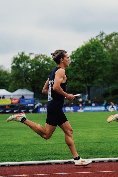 Artur Beimler (SC DHfK Leipzig e.V.) am 29.04.2023 bei den deutschen Meisterschaften Langstaffel in Bietigheim-Bissingen